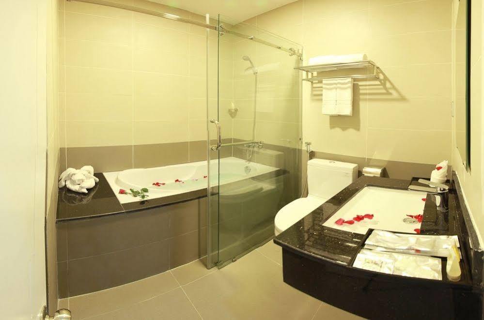 Shara Hotel Дананг Екстериор снимка